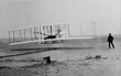 Primer vuelo de la historia realizado por el Flyer I de los Hermanos Wright el 17 de diciembre de 1903.